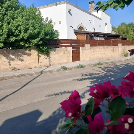 Elegant With Garden, Romantic And Refined *